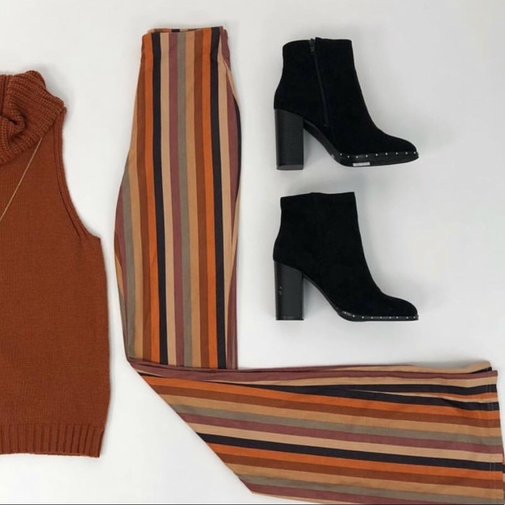 🌟HP🌟 Studded Trim Booties - Picture 8 of 8